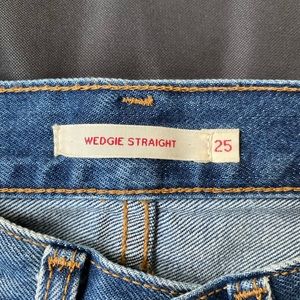 Levi’s Wedgie Straight Leg Jeans